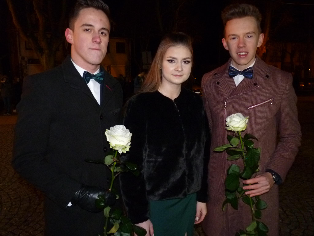 Polonez na Placu Wolności w Głownie