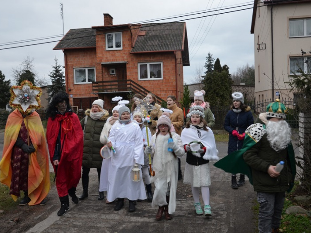 Kolędnicy przeszli przez Popów