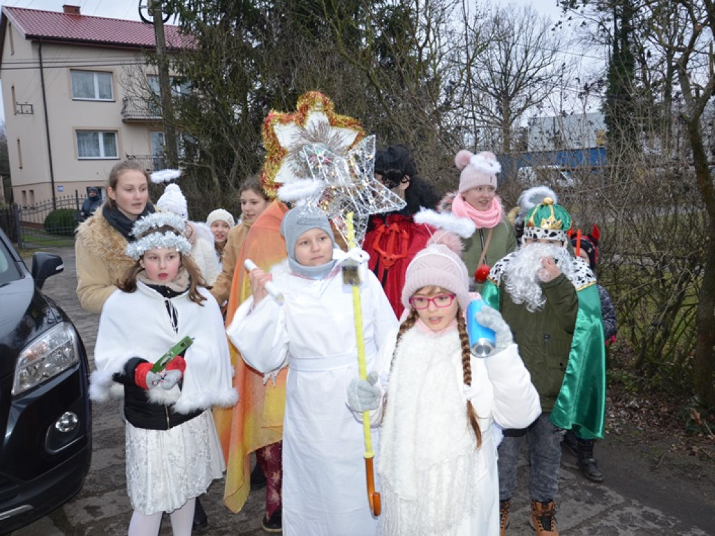 Kolędnicy przeszli przez Popów
