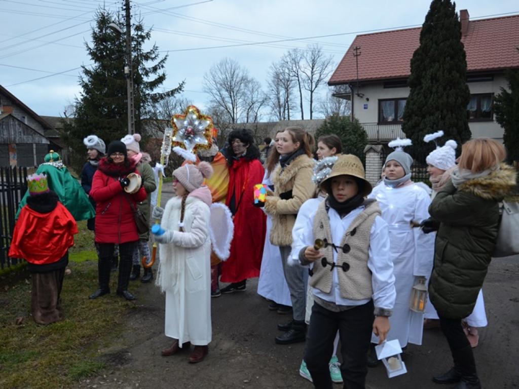 Kolędnicy przeszli przez Popów