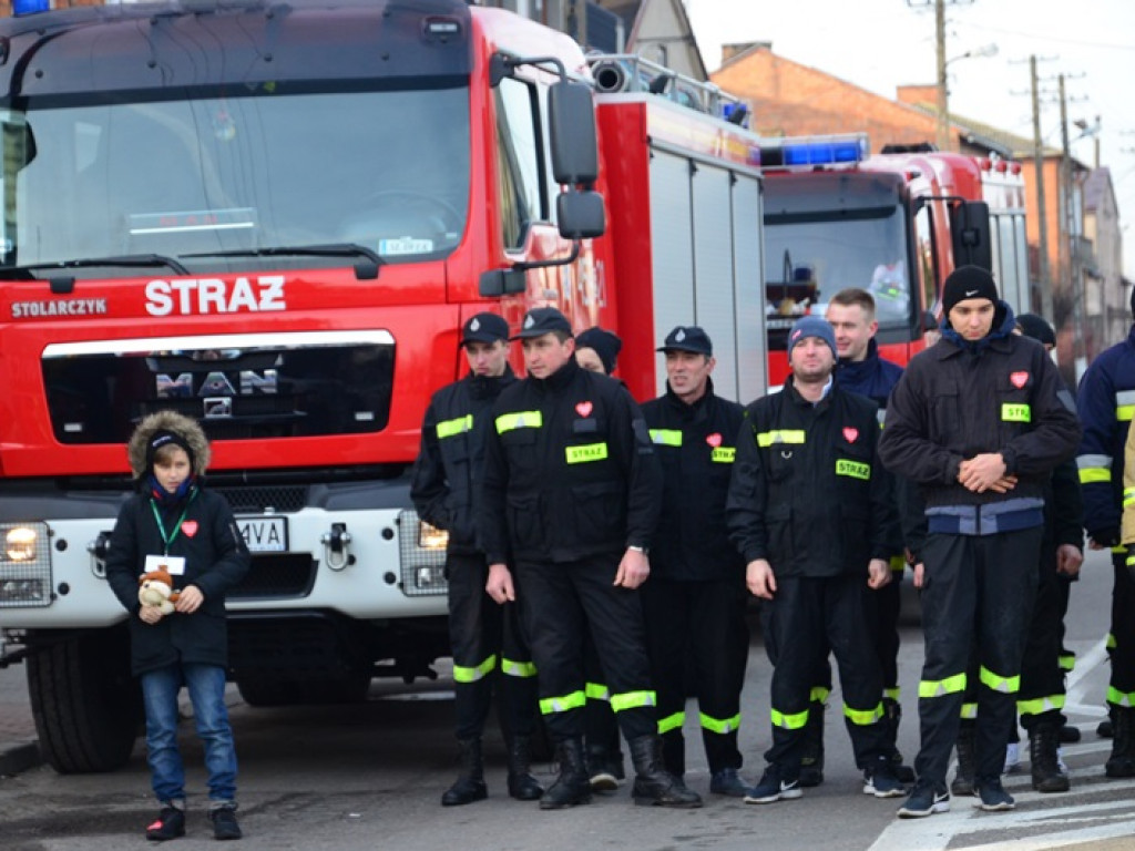 Strażacki bieg rozpoczął wydarzenia WOŚP w Kiernozi