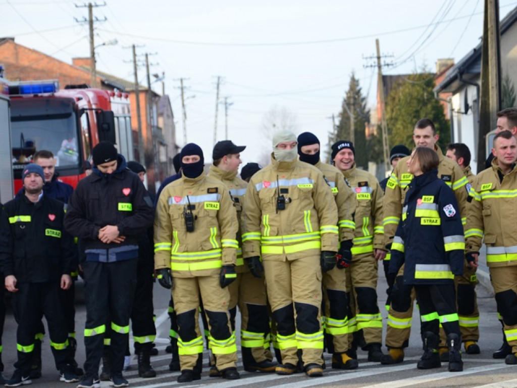 Strażacki bieg rozpoczął wydarzenia WOŚP w Kiernozi