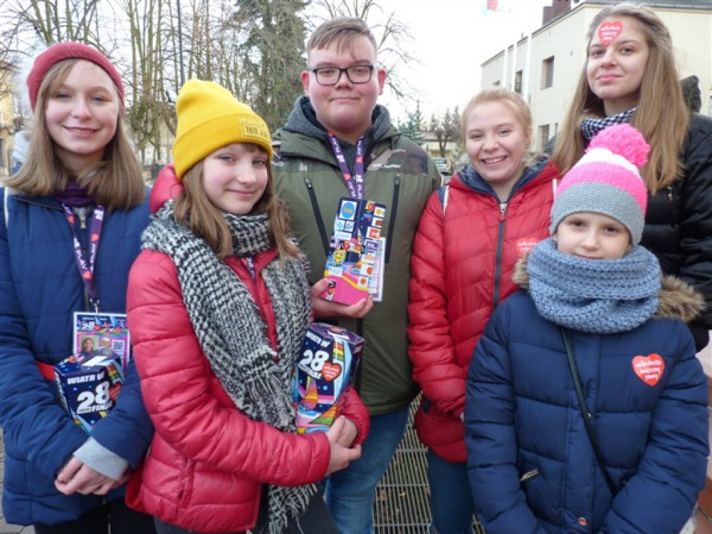 Wolontariusze WOŚP na ulicach Głowna i Strykowa