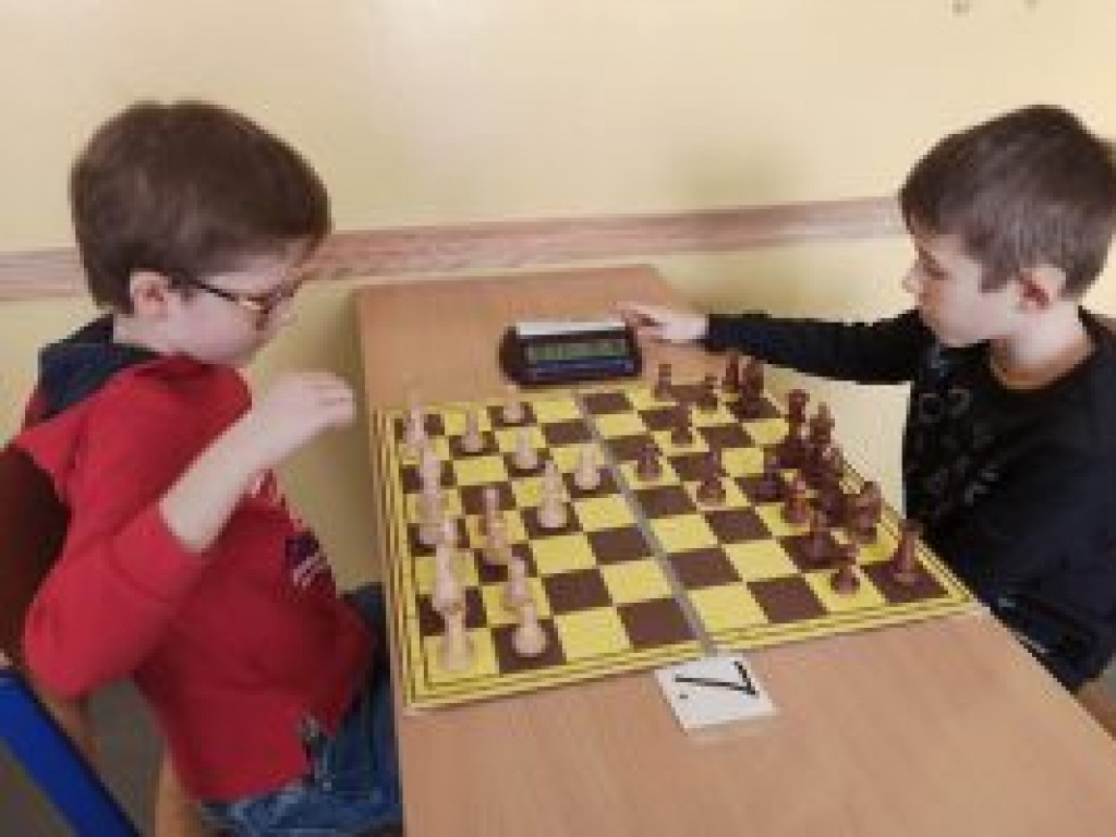 Szachy i warcaby 100-polowe w ferie