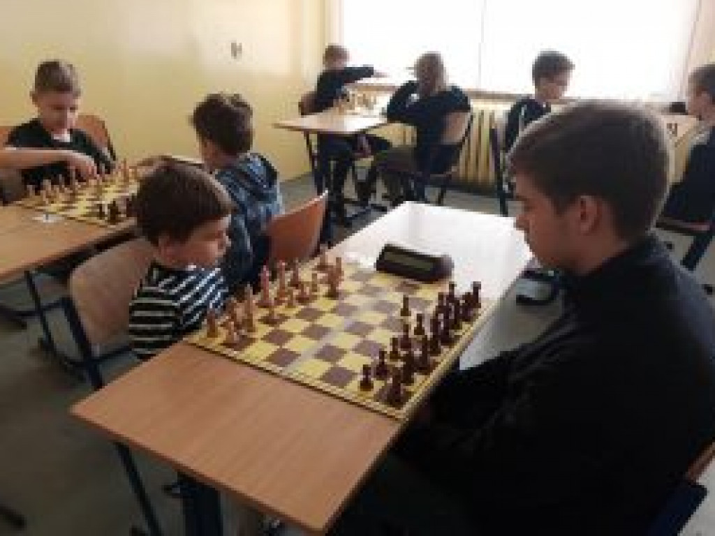 Szachy i warcaby 100-polowe w ferie