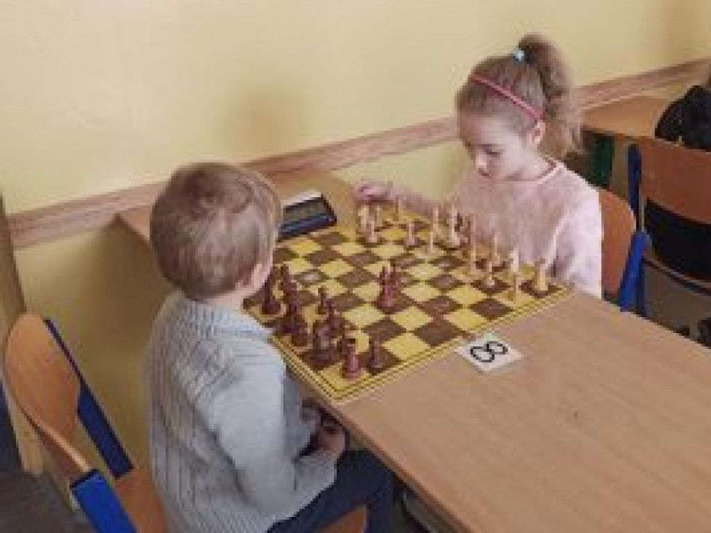 Szachy i warcaby 100-polowe w ferie
