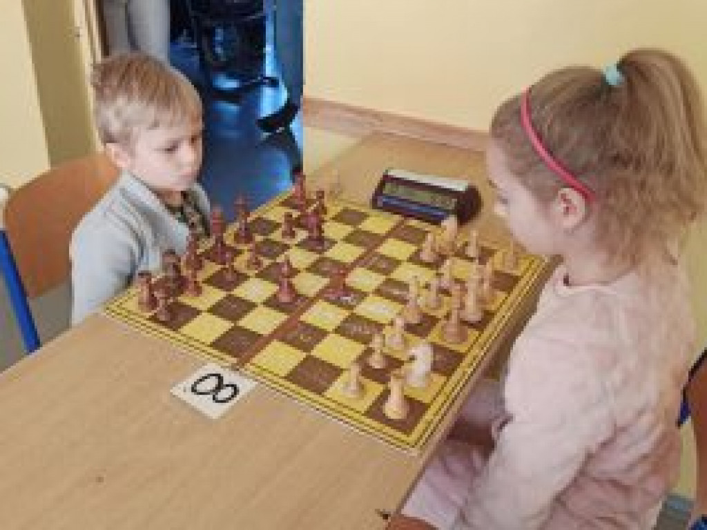 Szachy i warcaby 100-polowe w ferie