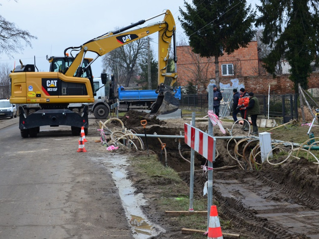 Postępują prace przy budowie kanalizacji w Zielkowicach