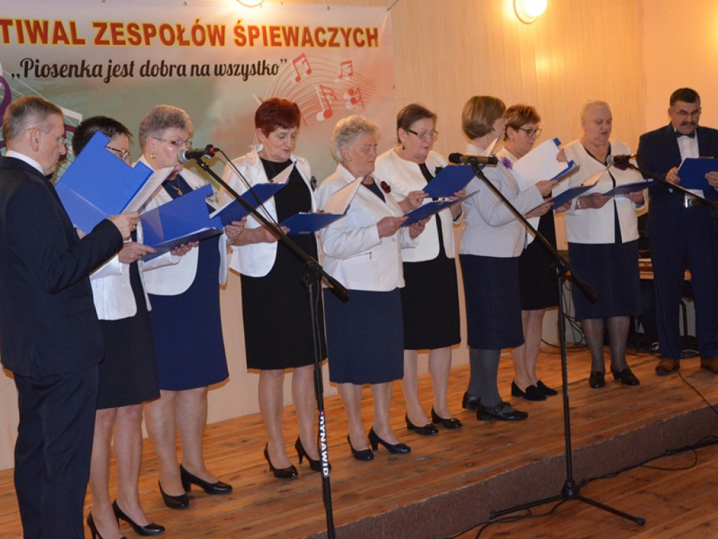 Festiwal Zespołów Śpiewaczych w Jeziorku [zdjęcia]