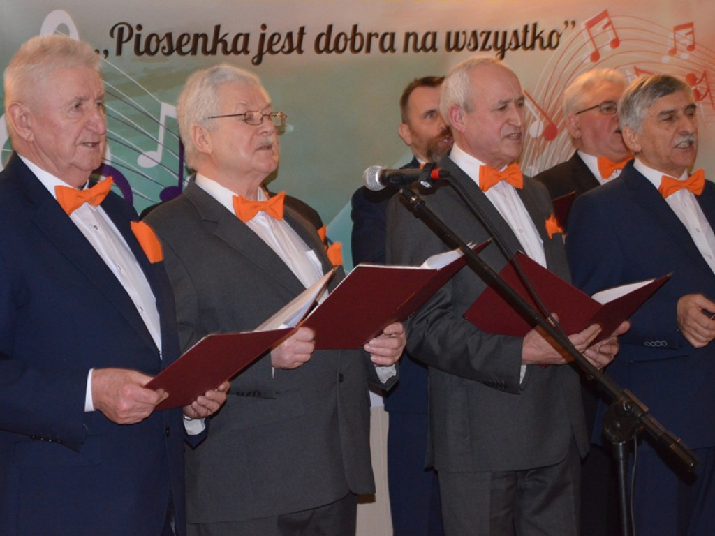 Festiwal Zespołów Śpiewaczych w Jeziorku [zdjęcia]
