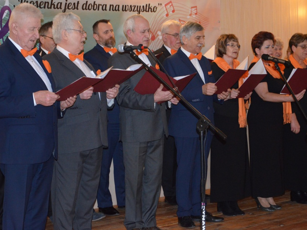 Festiwal Zespołów Śpiewaczych w Jeziorku [zdjęcia]