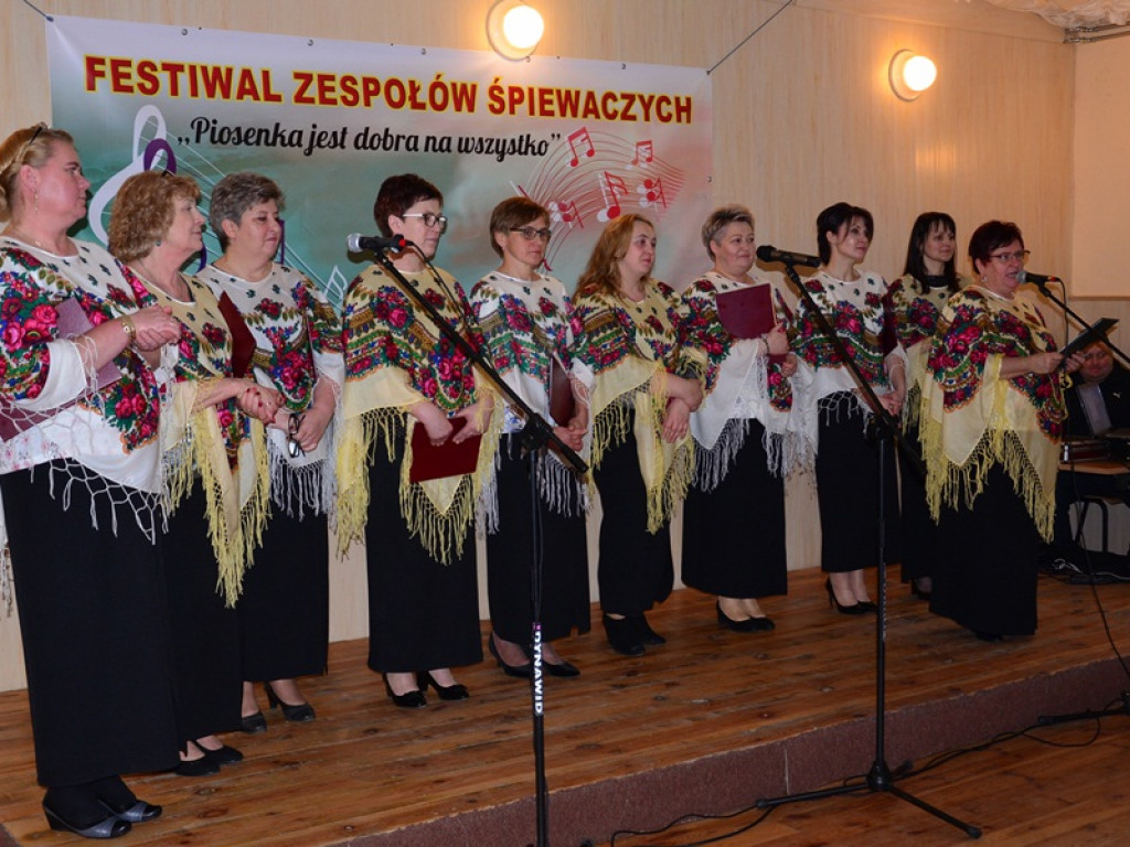Festiwal Zespołów Śpiewaczych w Jeziorku [zdjęcia]