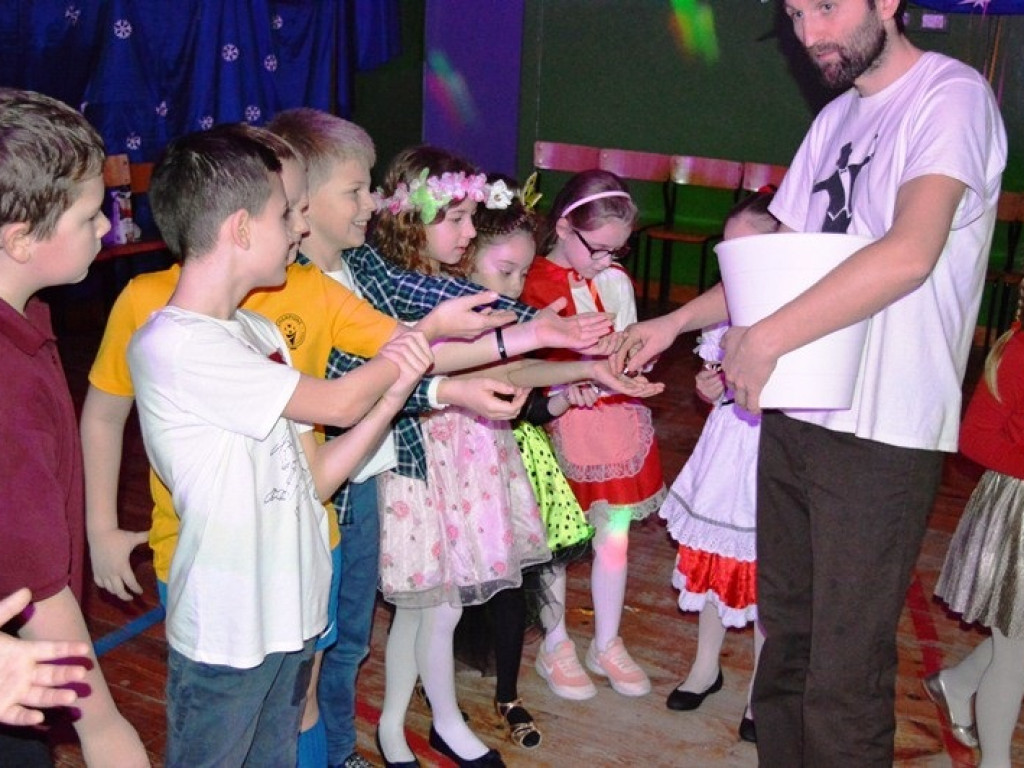 Oryginalne przebrania na choince w Popowie
