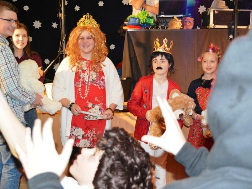 Oryginalne przebrania na choince w Popowie