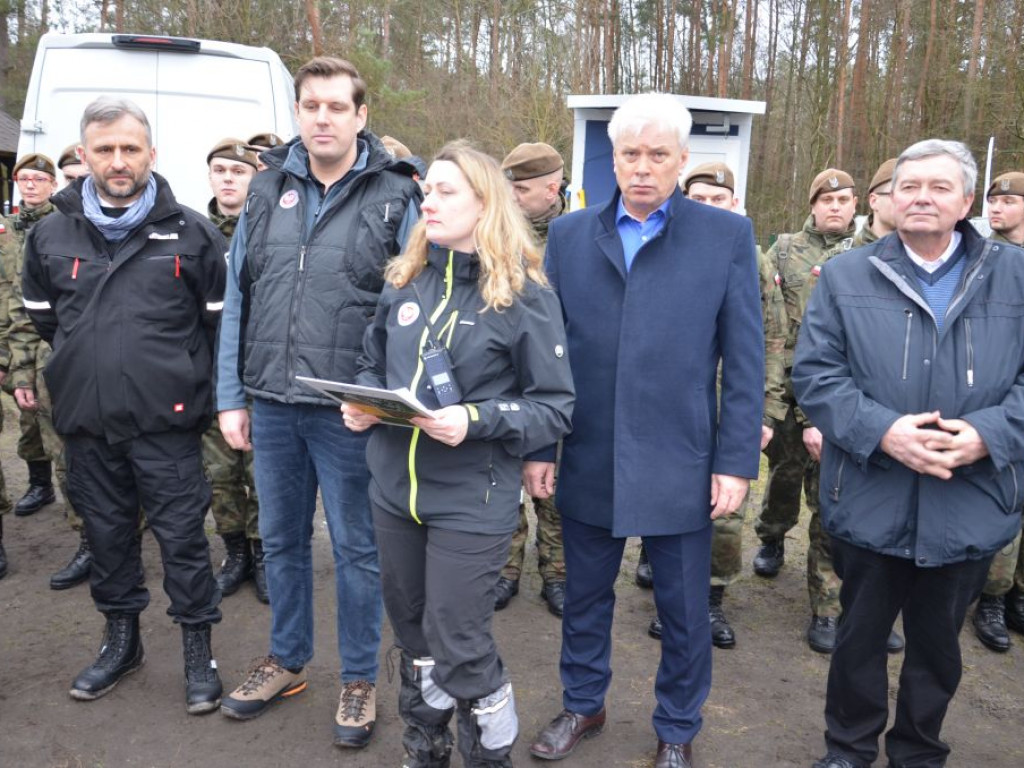 Terytorialsi i leśnicy szukali padłych dzików. Jedno zwierzę trafi do badań