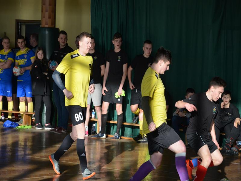 Strażacy dla strażaka - charytatywny turniej futsalu w Domaniewicach