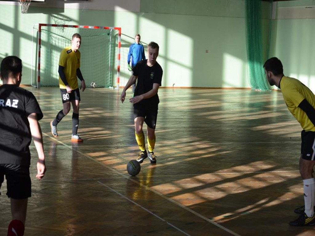 Strażacy dla strażaka - charytatywny turniej futsalu w Domaniewicach