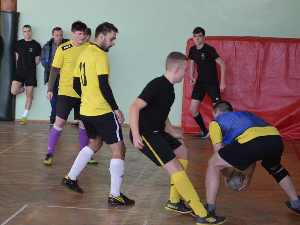 Strażacy dla strażaka - charytatywny turniej futsalu w Domaniewicach