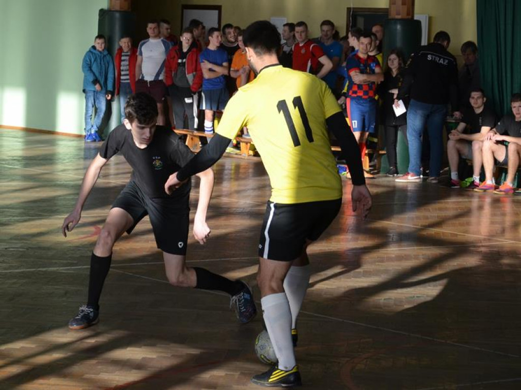 Strażacy dla strażaka - charytatywny turniej futsalu w Domaniewicach