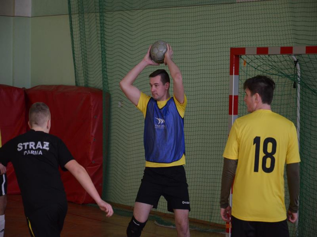 Strażacy dla strażaka - charytatywny turniej futsalu w Domaniewicach