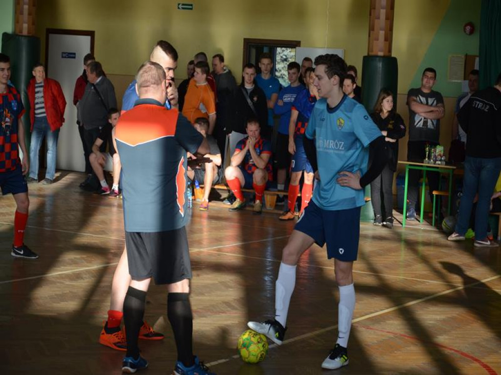 Strażacy dla strażaka - charytatywny turniej futsalu w Domaniewicach