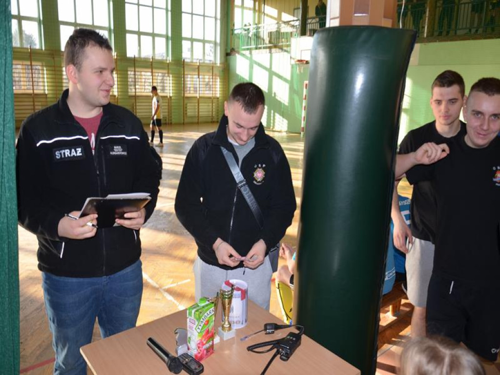 Strażacy dla strażaka - charytatywny turniej futsalu w Domaniewicach