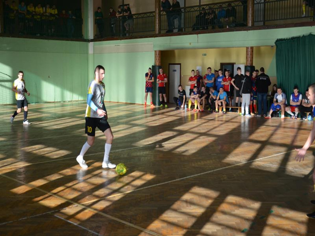Strażacy dla strażaka - charytatywny turniej futsalu w Domaniewicach