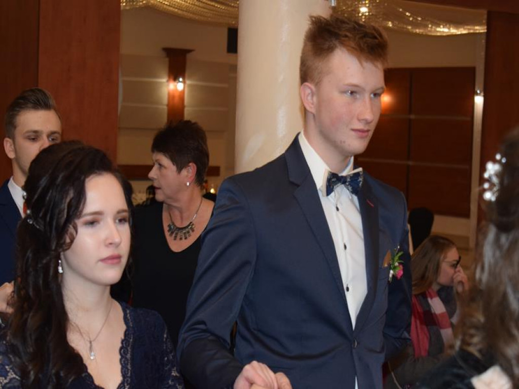 Studniówki szkół średnich z Bolimowa i Zduńskiej Dąbrowy [zdjęcia, filmy]