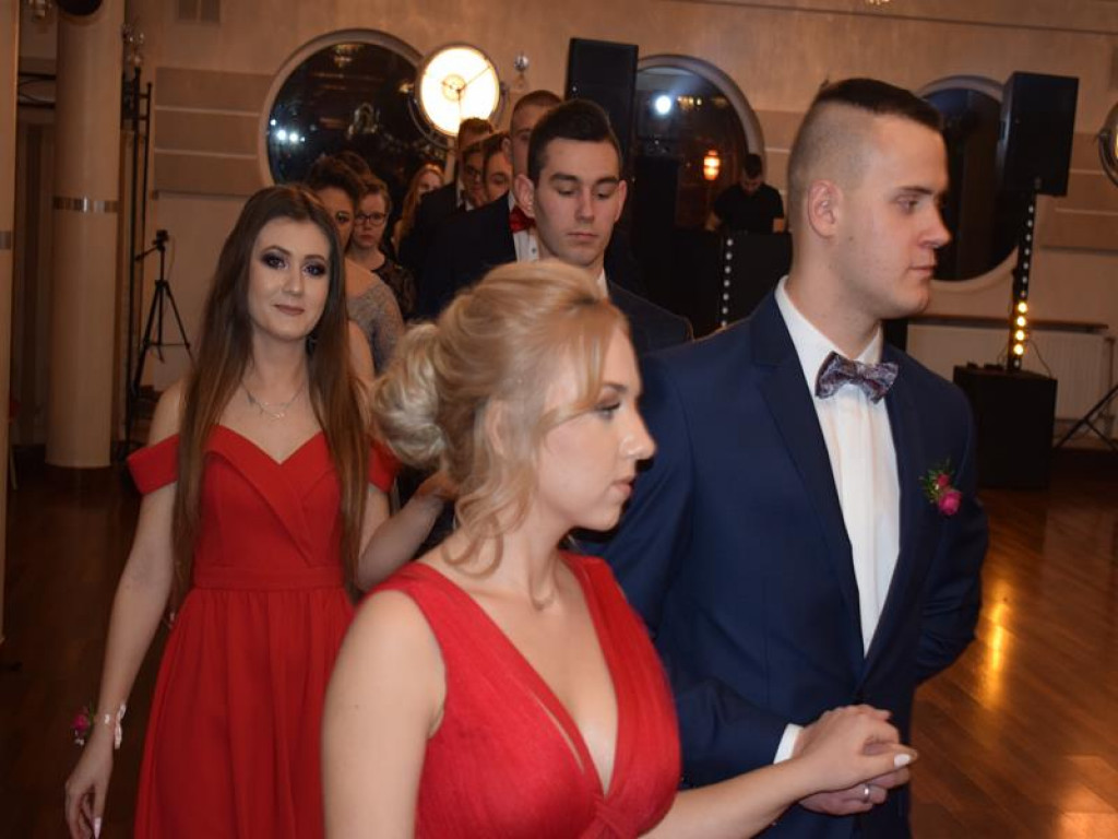 Studniówki szkół średnich z Bolimowa i Zduńskiej Dąbrowy [zdjęcia, filmy]