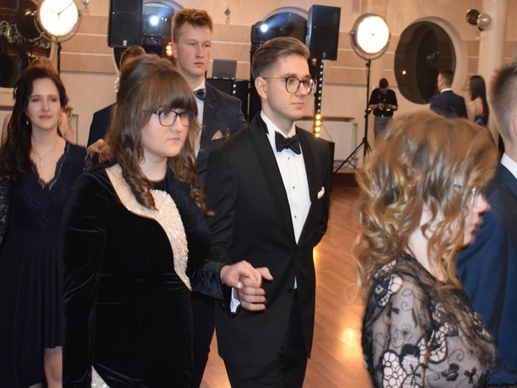 Studniówki szkół średnich z Bolimowa i Zduńskiej Dąbrowy [zdjęcia, filmy]
