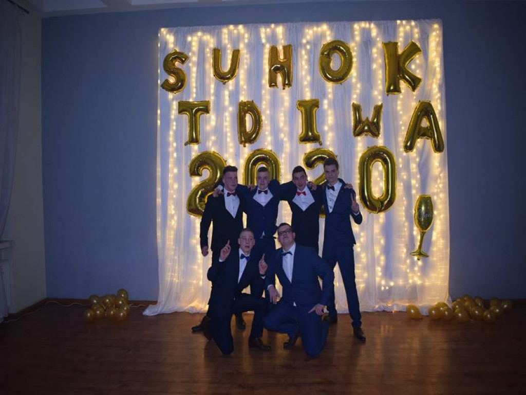 Studniówki szkół średnich z Bolimowa i Zduńskiej Dąbrowy [zdjęcia, filmy]