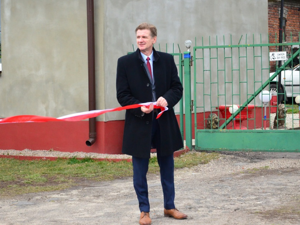 Wicie: Symboliczne przecięcie wstęgi na drogach gminnych i powiatowych