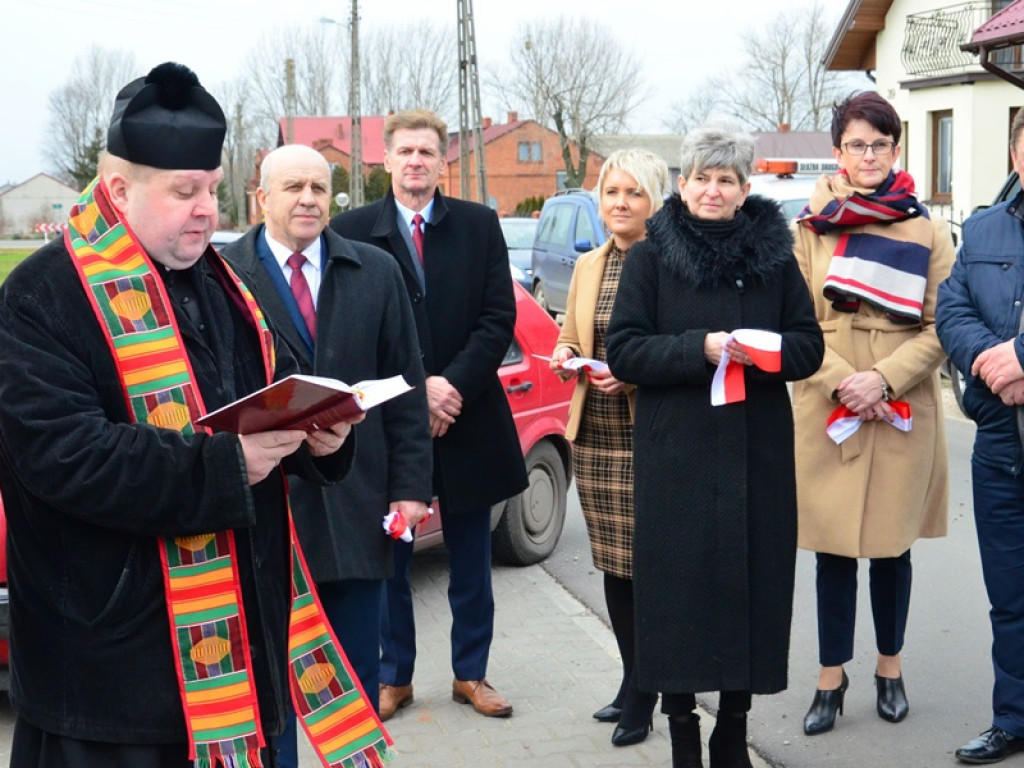 Wicie: Symboliczne przecięcie wstęgi na drogach gminnych i powiatowych