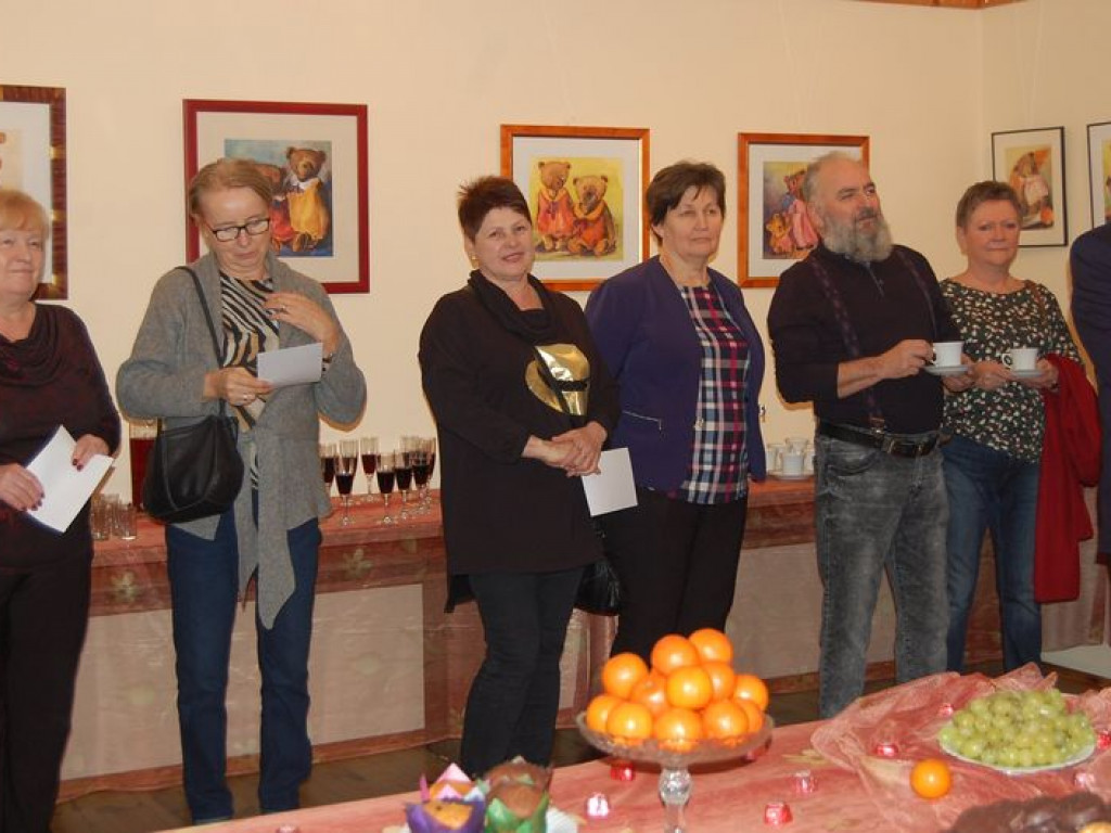 Walentynkowa wystawa łowiczanki w GOK Bolimów
