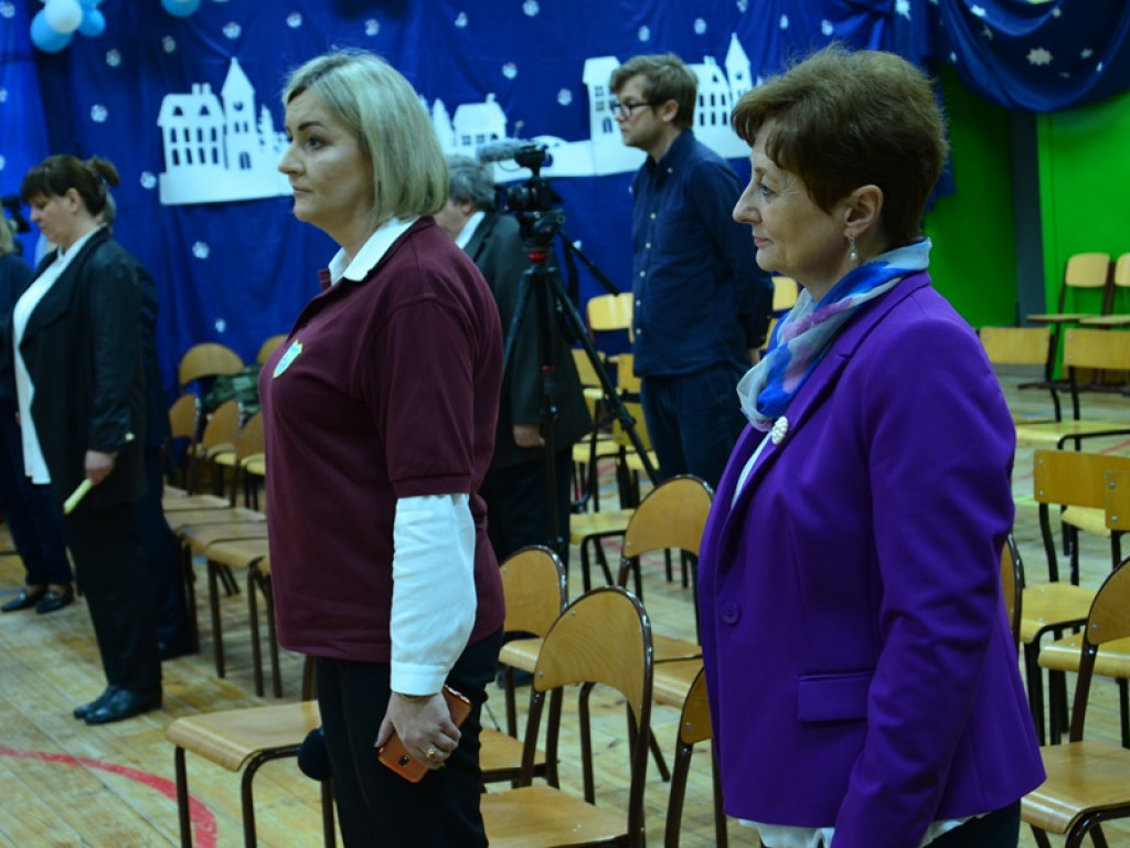 Szkoła w Popowie stanęła do hymnu!