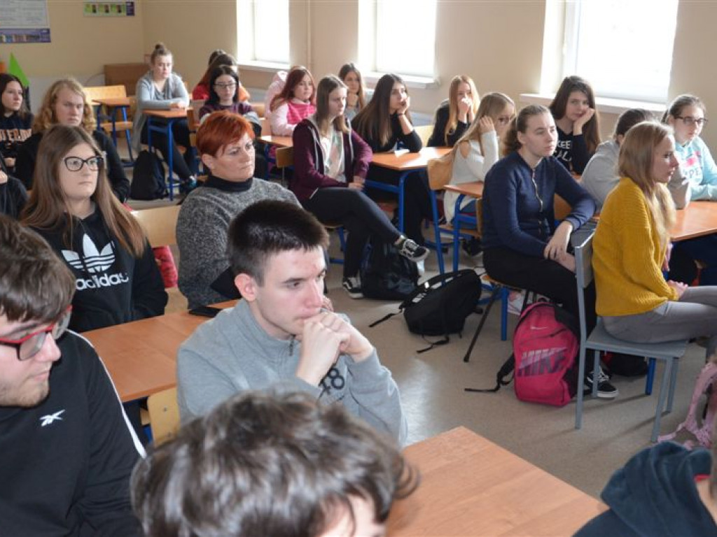 Wizyta wychowawców zakładu karnego w ZSP nr 3
