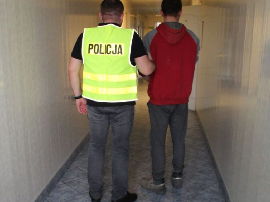 Policja zatrzymała trzech złodziei, którzy okradali market