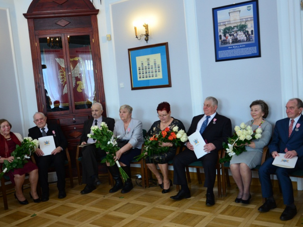Złote Gody 8 par małżeńskich w ratuszu