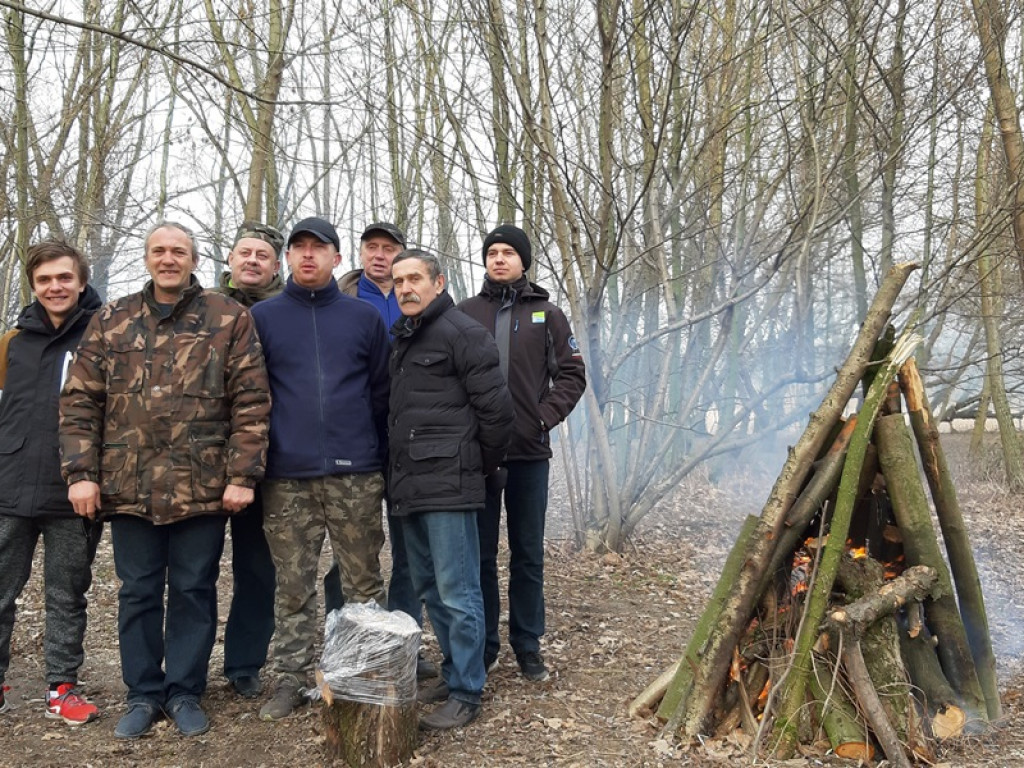 Wędkarze oczyścili wyspę na Zbiorniku Huta Józefów