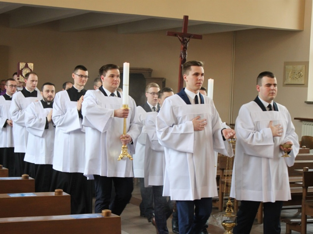 Seminarium: Udzielenie posług i przyjęcie kandydatur