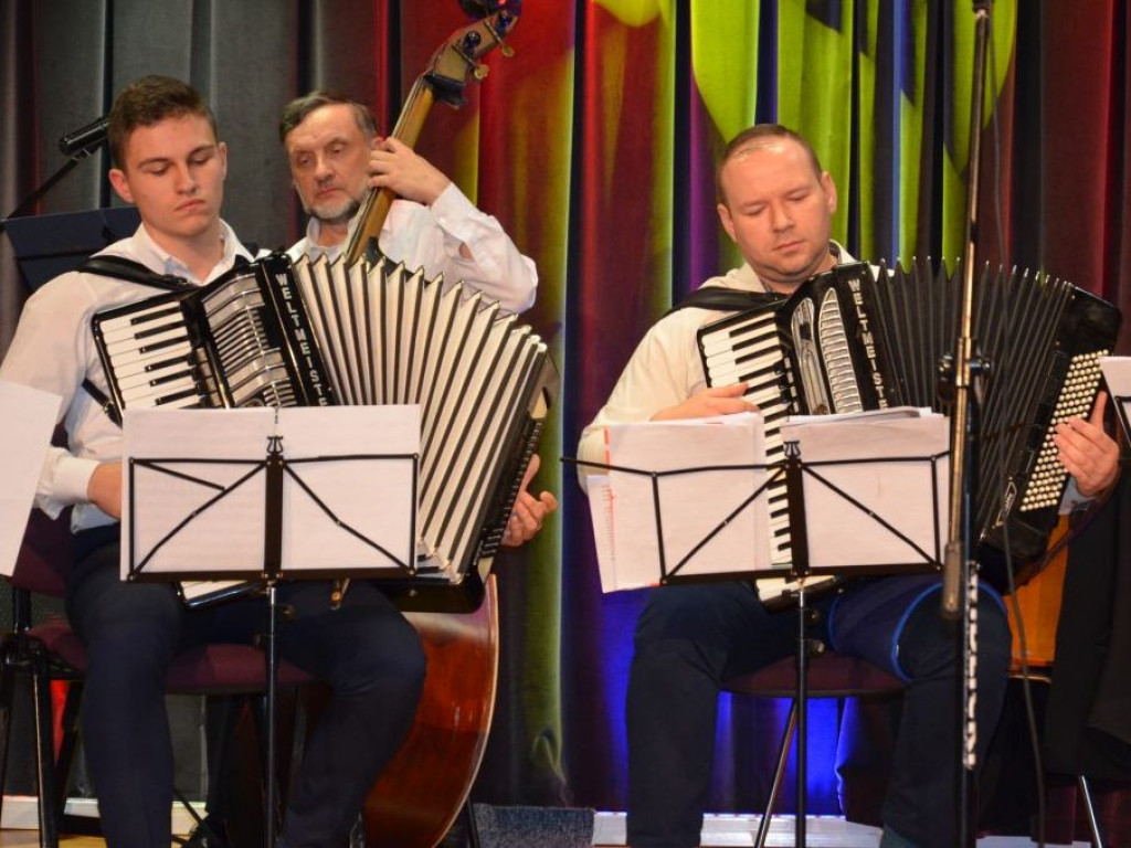Łowicki Odeon wystąpił dla pań w Zdunach