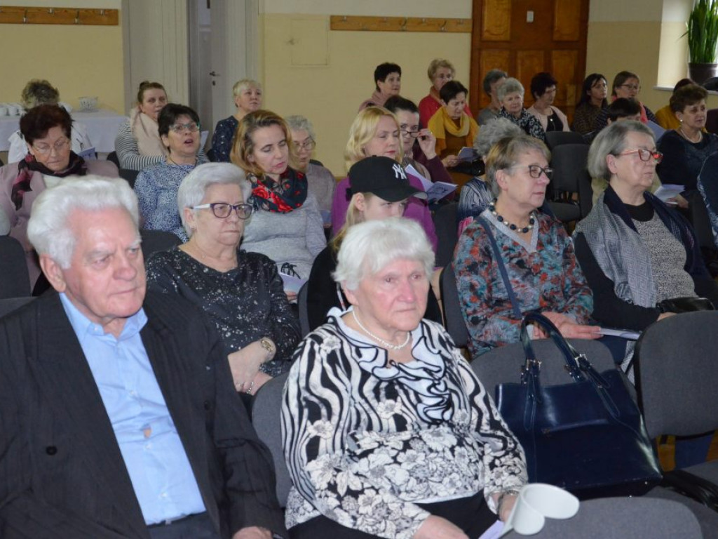 Łowicki Odeon wystąpił dla pań w Zdunach