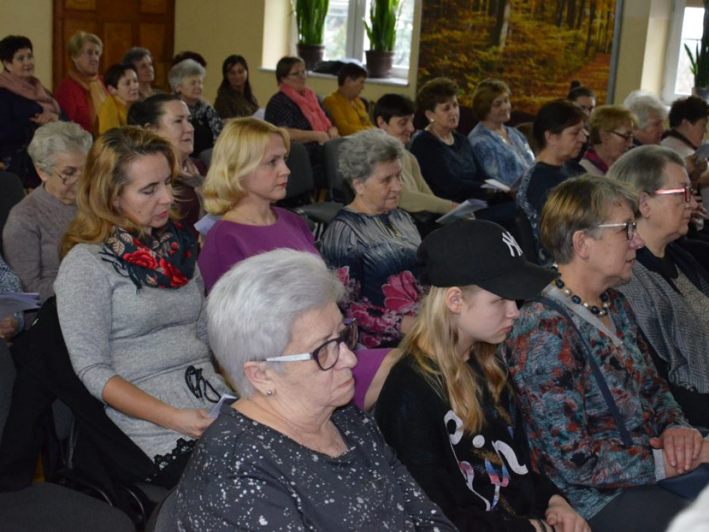 Łowicki Odeon wystąpił dla pań w Zdunach