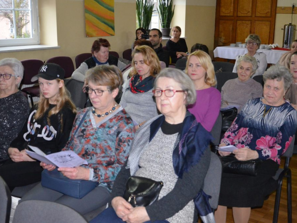 Łowicki Odeon wystąpił dla pań w Zdunach