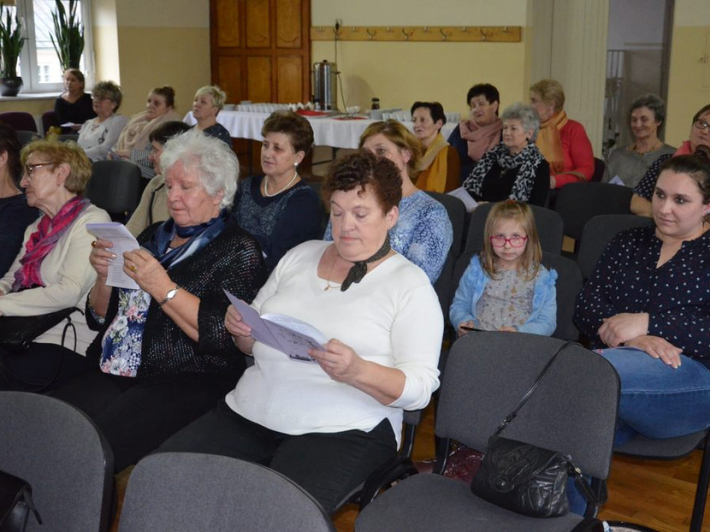 Łowicki Odeon wystąpił dla pań w Zdunach