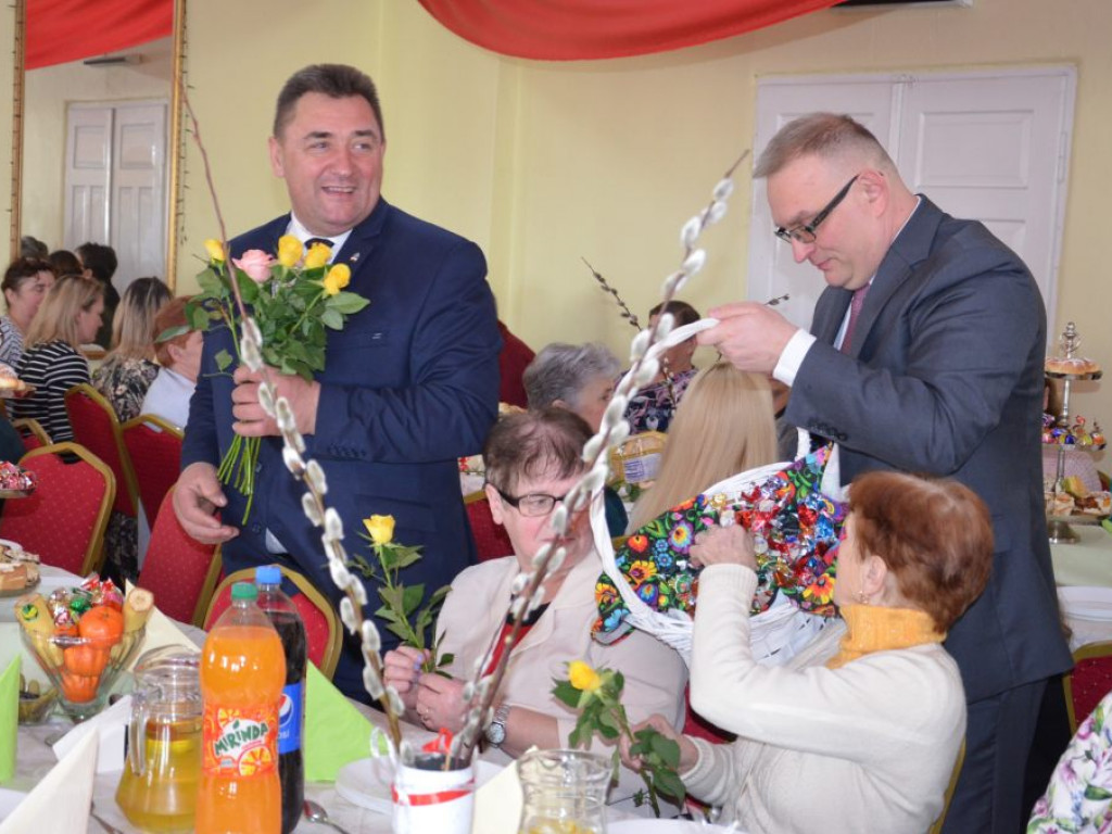 Dzień Kobiet: dzisiaj w kuchni w OSP Wicie rządzą panowie