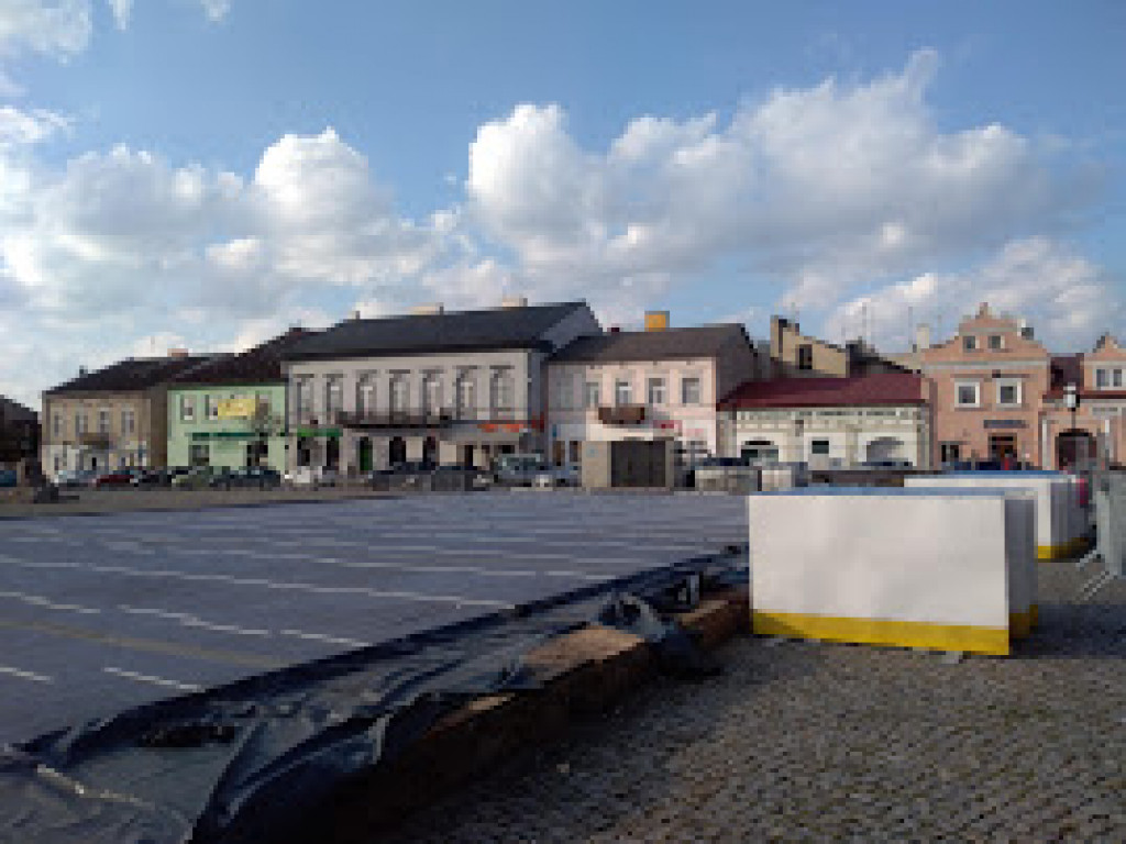 Koniec sezonu na lodowisko - trwa rozbiórka