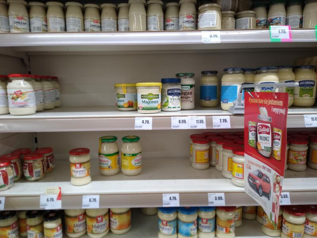 Łowiczanie robią zapasy, w sklepach puste półki