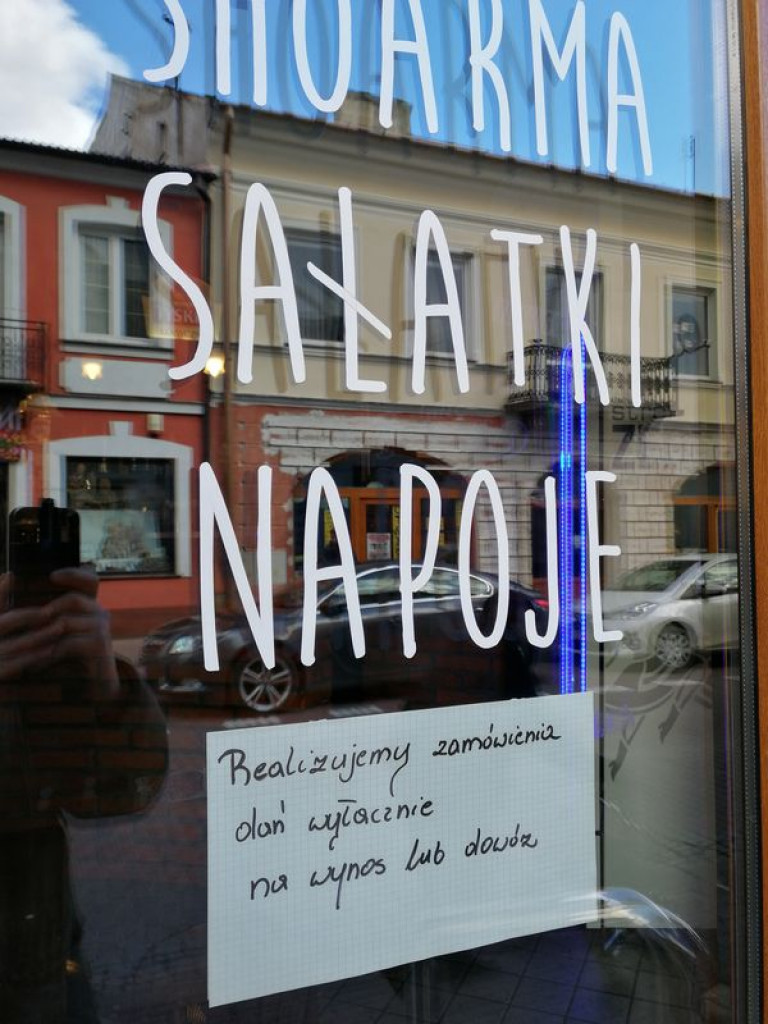 Restauracje zamknięte lub z ofertą na wynos