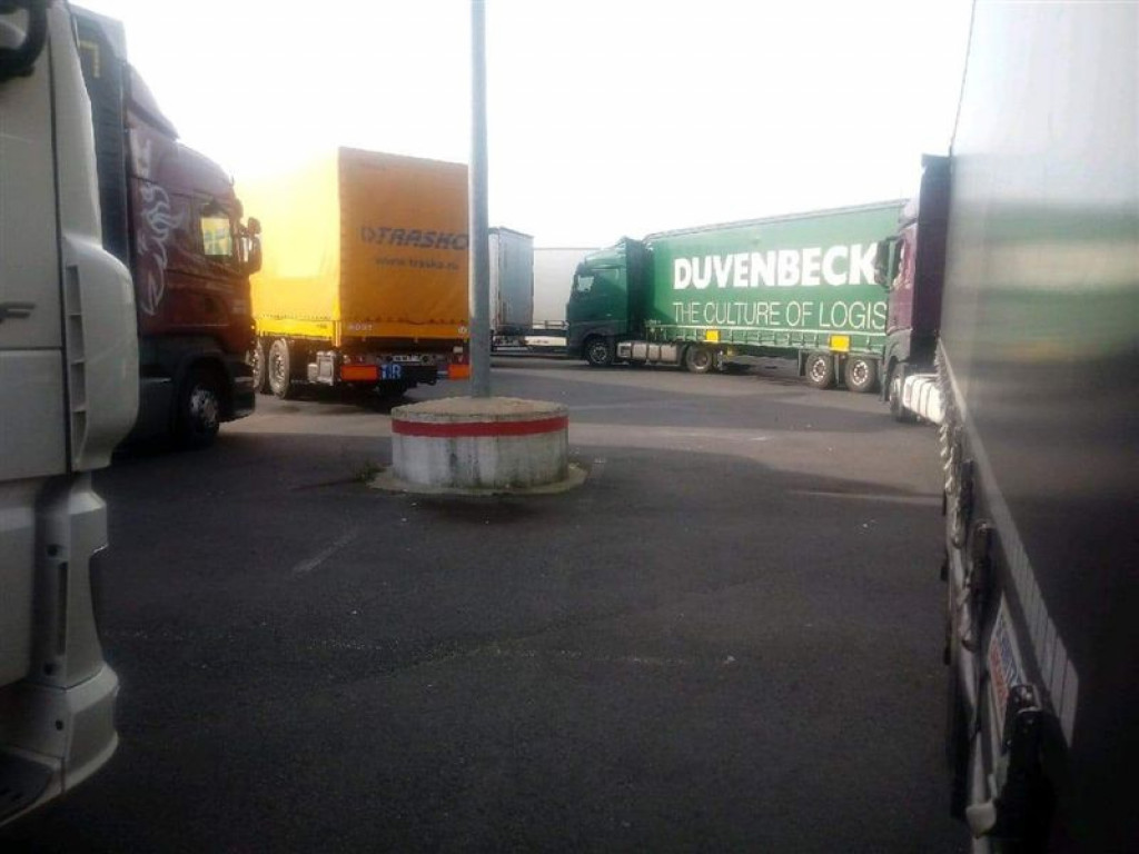 Kierowcy utknęli na granicach